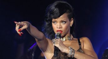 How To Sing Like Rihanna In 5 Steps For Beginners (A Fun Guide) - That
